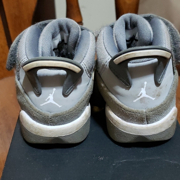 Jordan basketball shoes - Picture 4 of 6